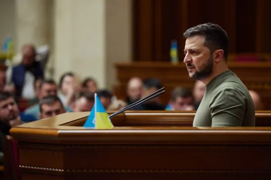 Зеленський поставив вибір нардепам - Рада або фронт: що це означає