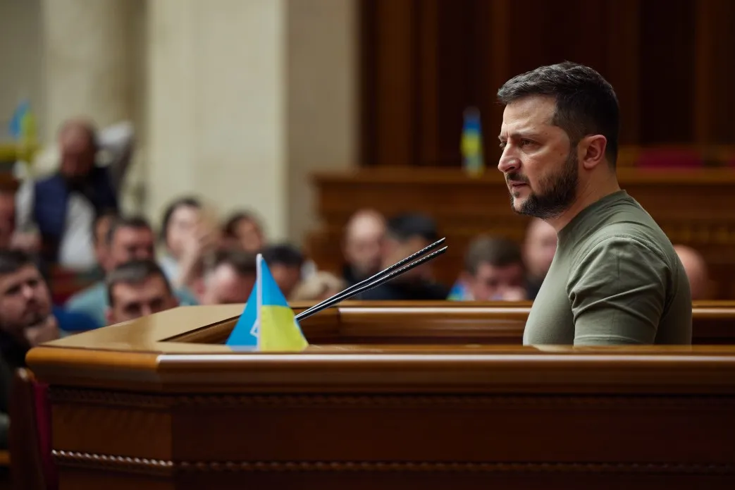 Зеленський поставив вибір нардепам - Рада або фронт: що це означає