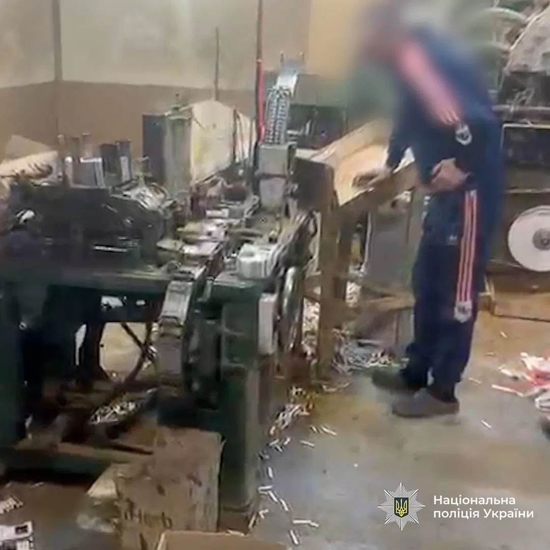 The State Security Service in Cherkasy region has uncovered an illegal cigarette factory