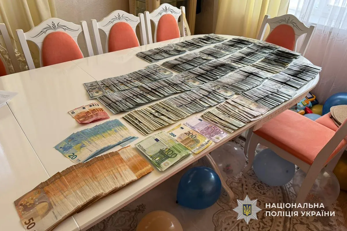 Національна поліція на Тернопільщині викрила схему незаконного обігу зброї