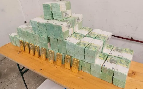 Ощадбанк заявив про тиск у справі в Угорщині: через арешт грошей подали заяву про “теракт”