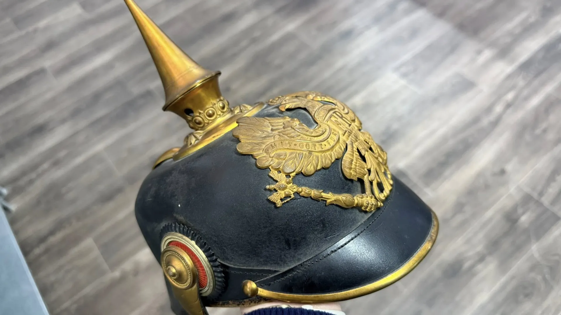 Kyiv customs officials seized a Prussian officer’s helmet dating from 1915 in a parcel bound for the US 