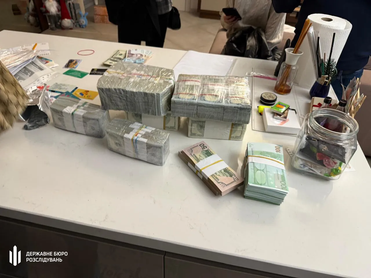 Суд передав АРМА понад 48 мільйонів гривень, вилучених у посадовиці екоінспекції