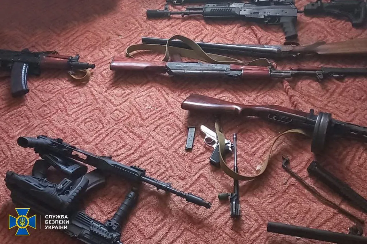 The SSU and the National Police have detained four suspects in connection with illegal arms trafficking
