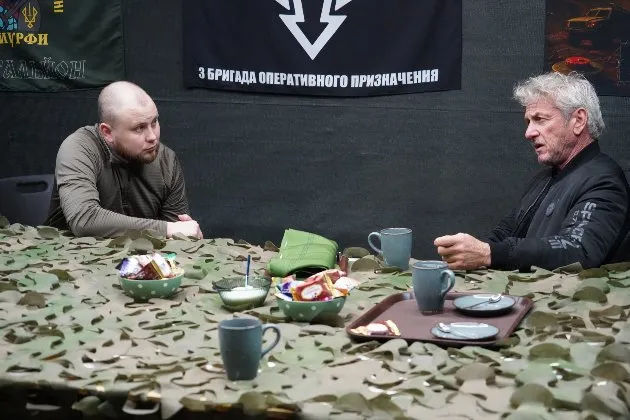 American actor Sean Penn visited Ukrainian troops on the front line