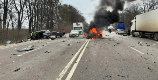 На Львівщині авто вибухнуло після зіткнення в аварії, є жертви