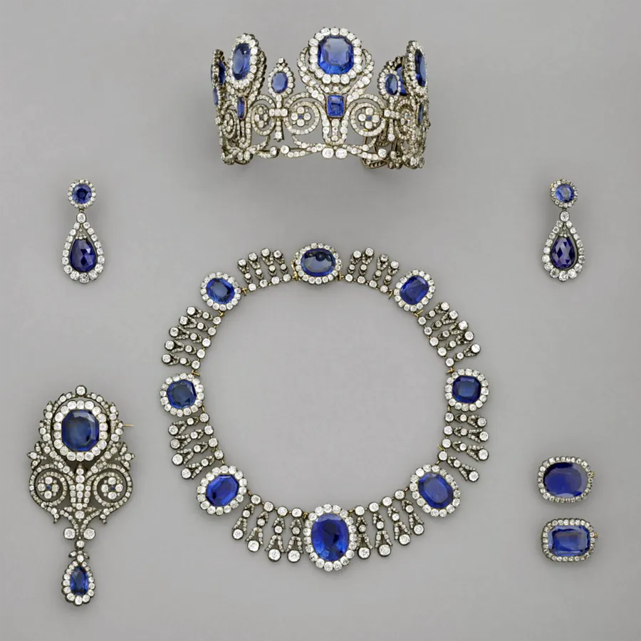 Stolen jewelry from Queen Marie Amélie's and Queen Hortense's sapphire set: tiara (top), necklace (middle), and one earring © Louvre