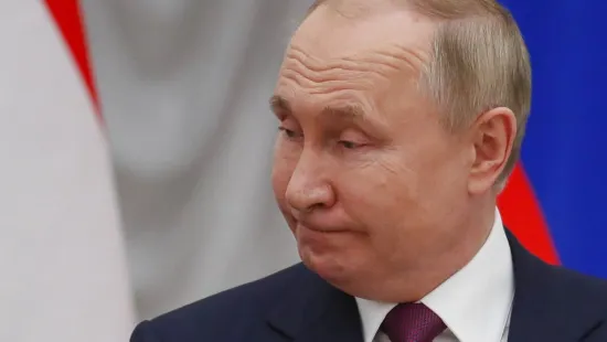 В РФ хочуть ухвалити закон, який дозволить путіну вводити війська в іншу країну «для захисту росіян»