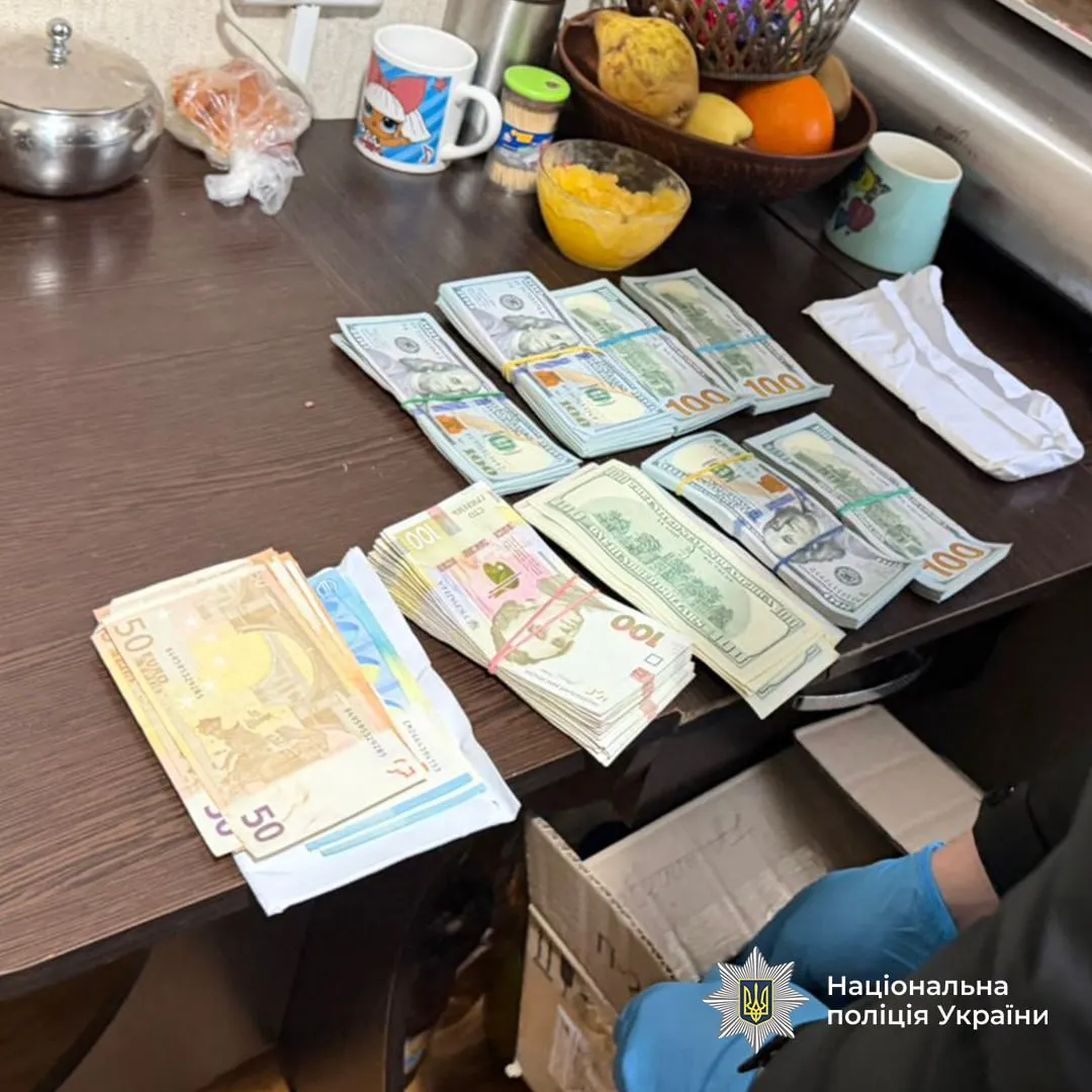 Поліція викрила схеми привласнення понад 100 млн грн у медзакладах