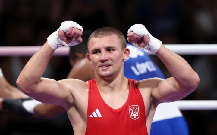 Olympic champion Khizhnyak began his professional career with a spectacular knockout
