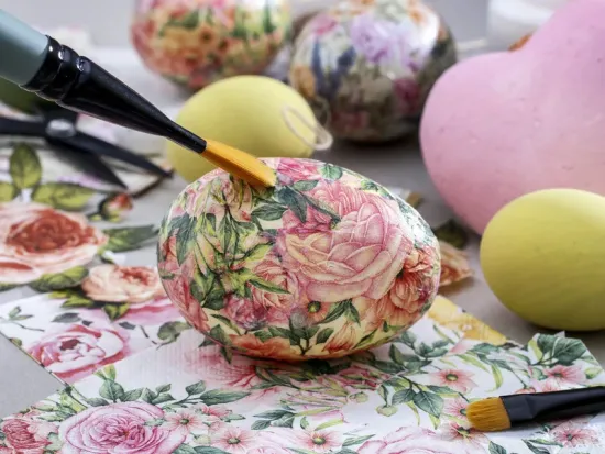 How to create designer Easter eggs on a shoestring budget, without chemicals or harmful dyes