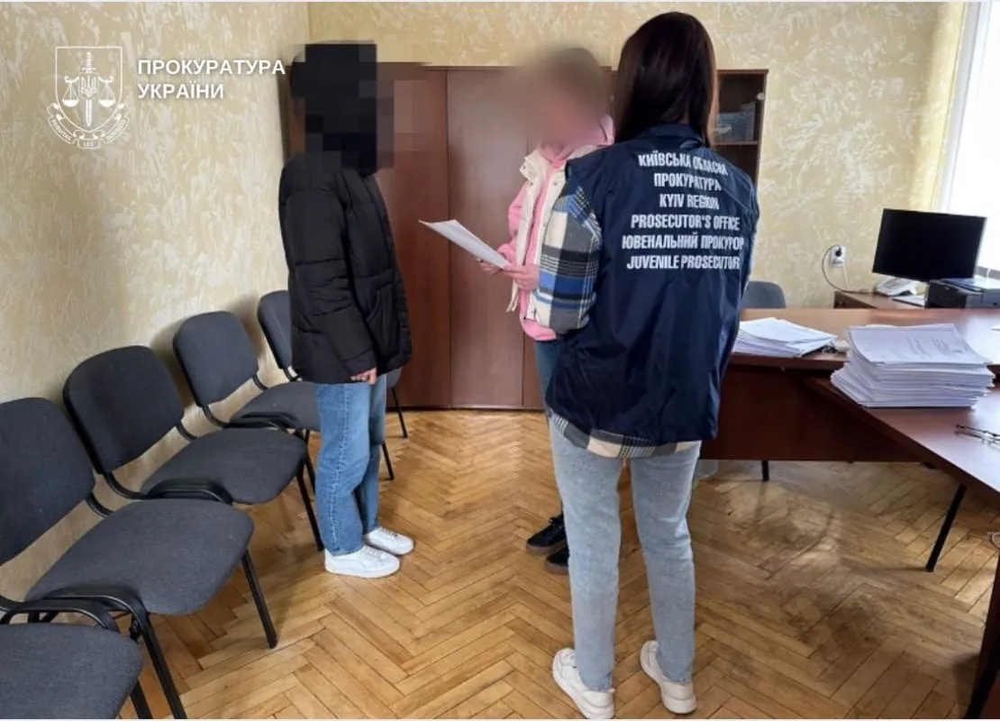 The woman will be tried for helping her cohabitant to rape her daughter