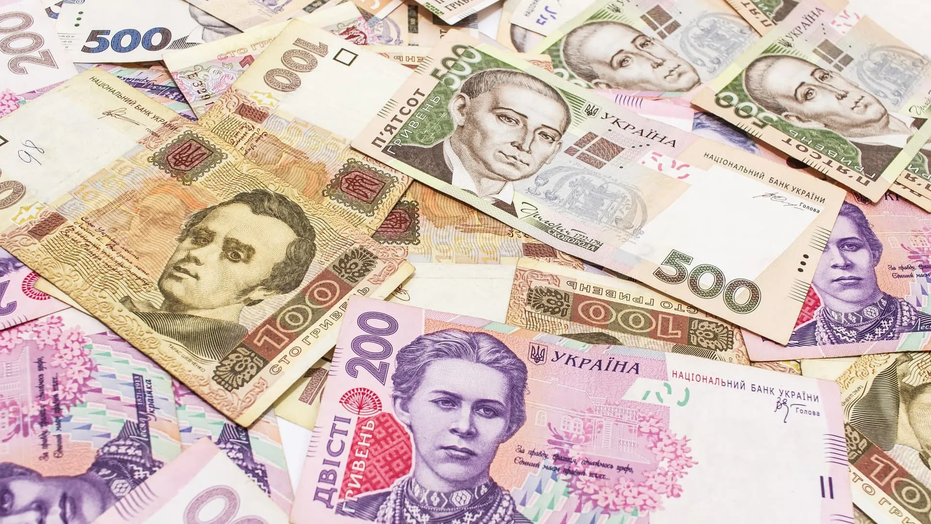 Допомога 1500 грн у квітні для малозахищених українців: хто отримає і які умови