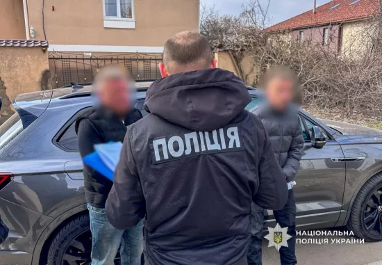 На Одещині викрили групу шахраїв, які ошукували військових під виглядом продажу авто