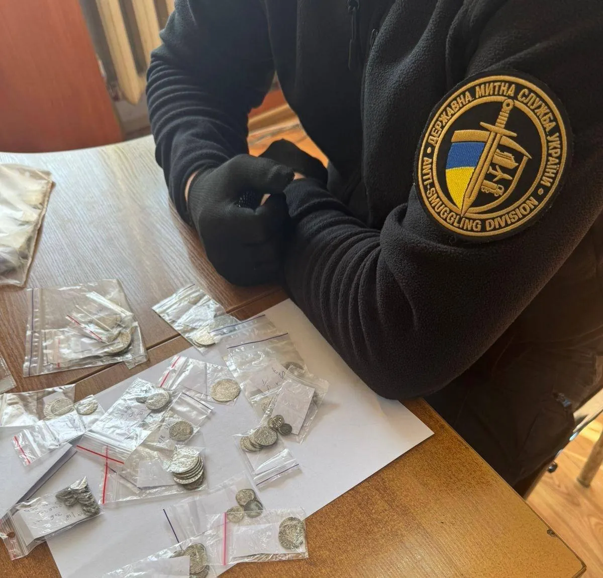 An attempt to smuggle over 200 antique coins to Poland has been foiled in Volyn