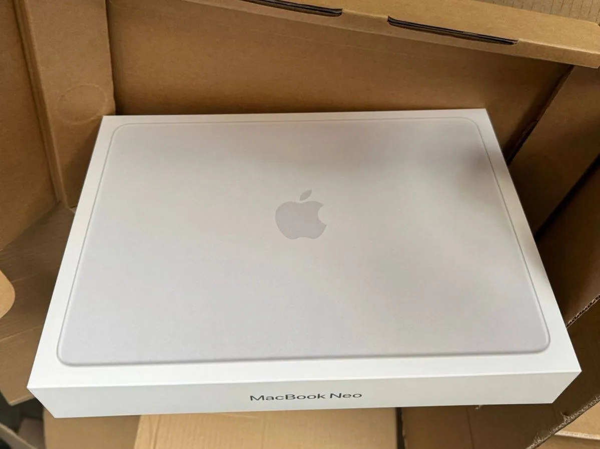 На кордоні з Польщею виявили 54 незадекларовані ноутбуки MacBook
