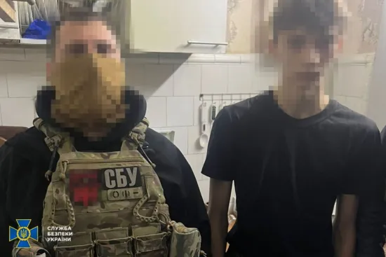 СБУ затримала у Дніпрі 17-річного агента, який коригував удари РФ разом із батьком