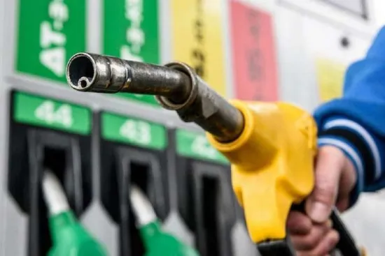 Бензин різко здешевшав, але не на всіх АЗС: ціни на паливо 27 березня