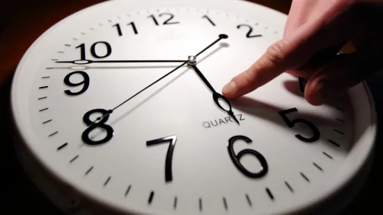 Check your watches: 4 ways to find out the exact time in Ukraine on 29 March
