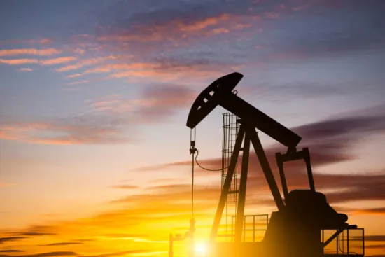 Ціни на нафту стрімко зростають: Brent прямує до рекордного місячного стрибка