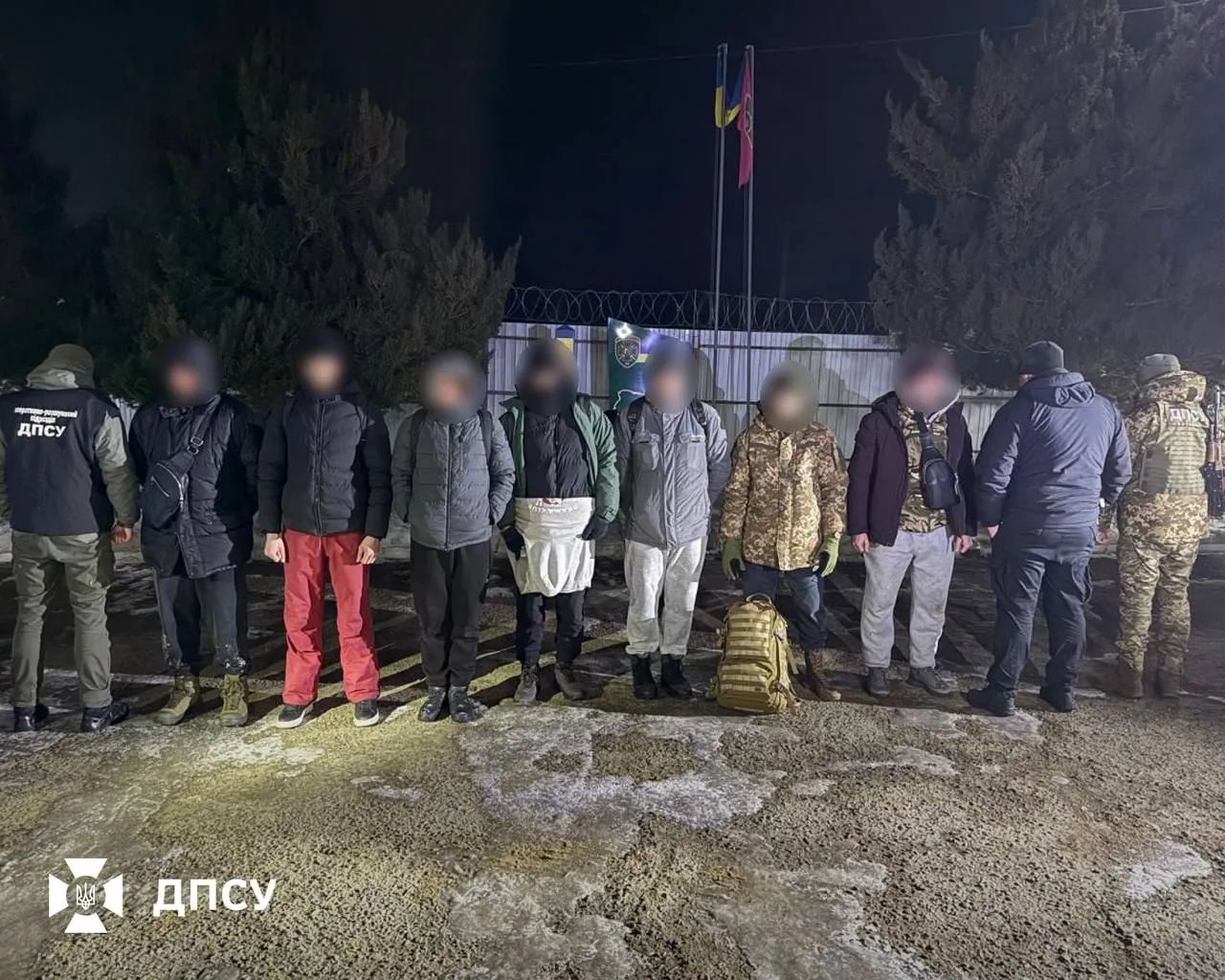An organised group involved in smuggling conscripts abroad has been uncovered in Bukovina