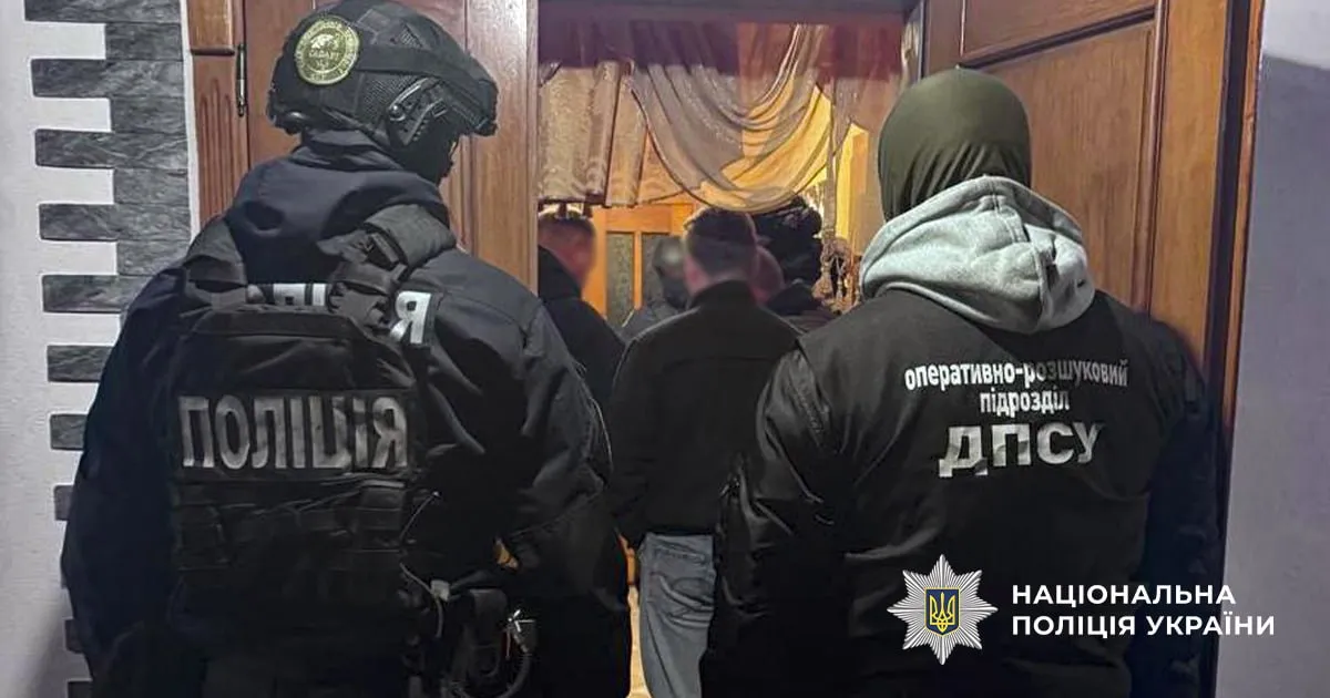 An organised group involved in smuggling conscripts abroad has been uncovered in Bukovina