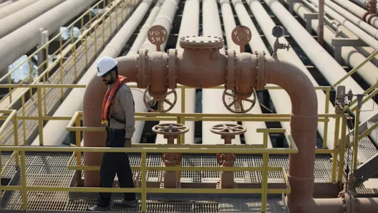 Gulf countries are considering the construction of new pipelines to bypass the Strait of Hormuz