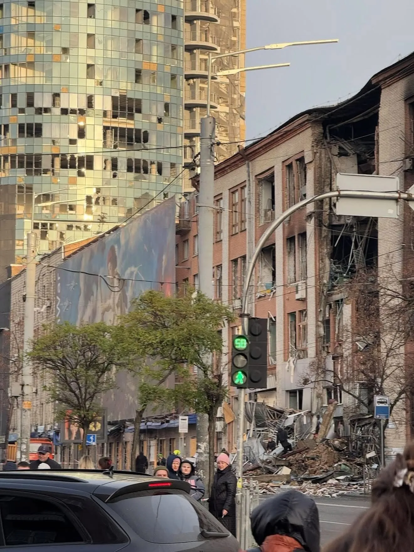 Внаслідок нічної атаки на Київ вже майже три десятки постраждалих, серед них діти
