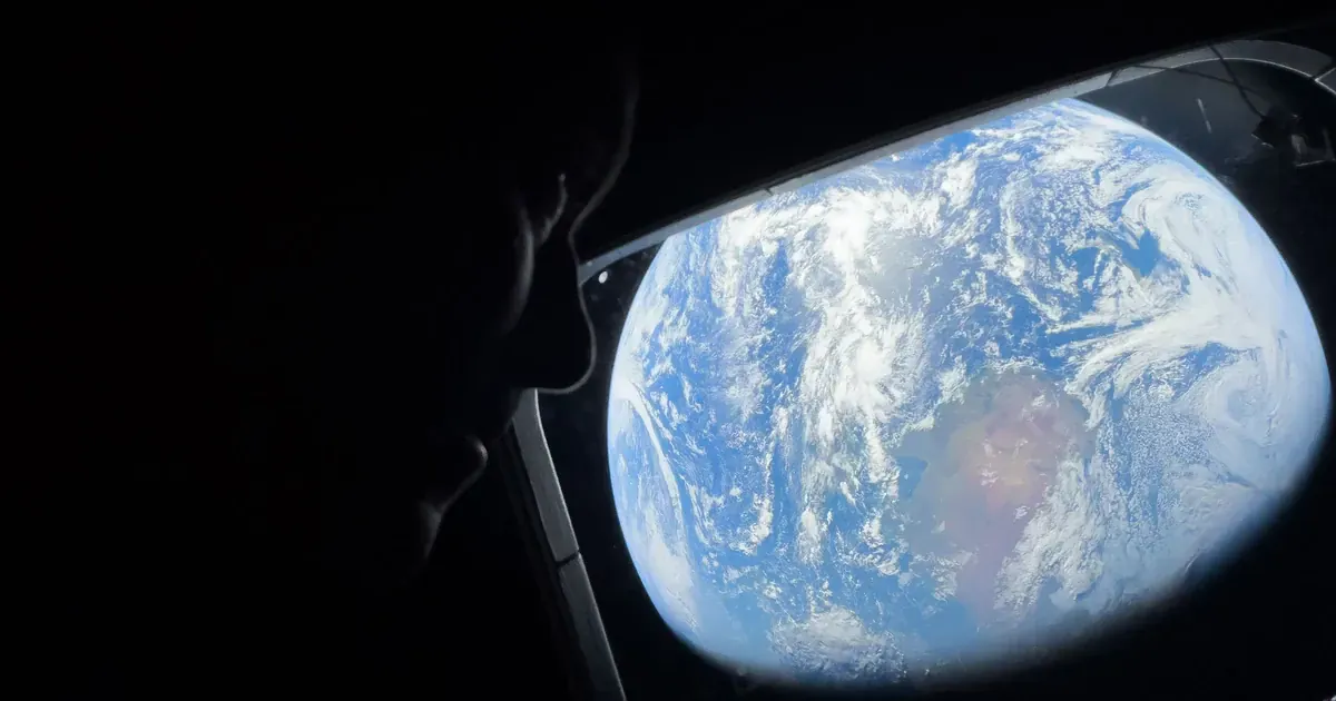 The Artemis II astronauts called Earth before setting behind the Moon