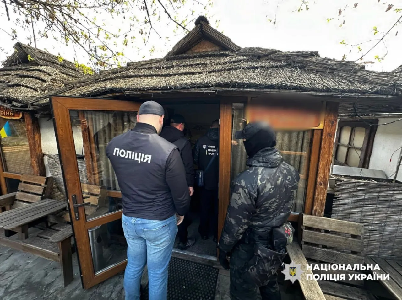 ДСР затримало посадовця Укрзалізниці за підозрою в отриманні хабаря 100 тисяч доларів