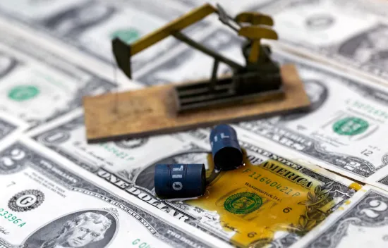 Investors bet nearly a billion dollars on a fall in oil prices ahead of the announcement of a ceasefire between the US and Iran