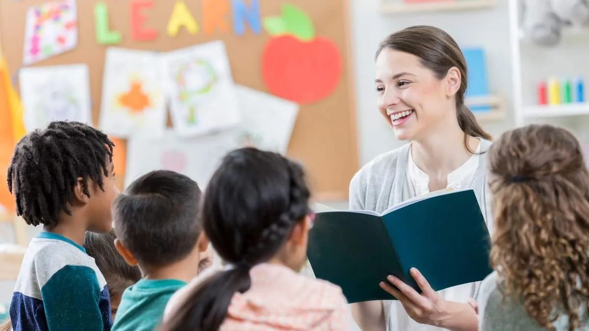 A crisis in schools: the number of young teachers has halved