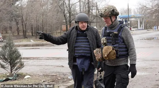 «Час діяти»: Борис Джонсон відвідав український фронт на півдні