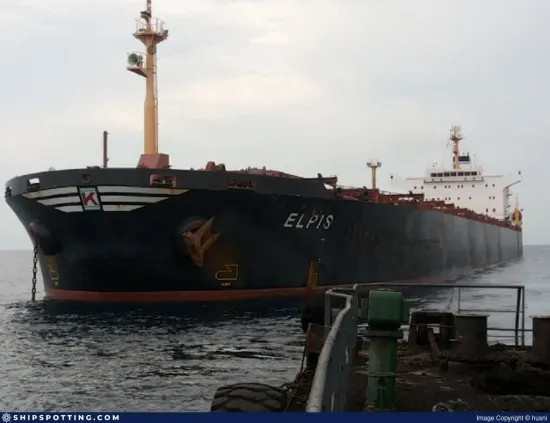 Sanctioned tanker 'breaks through' US blockade in the Strait of Hormuz – media reports