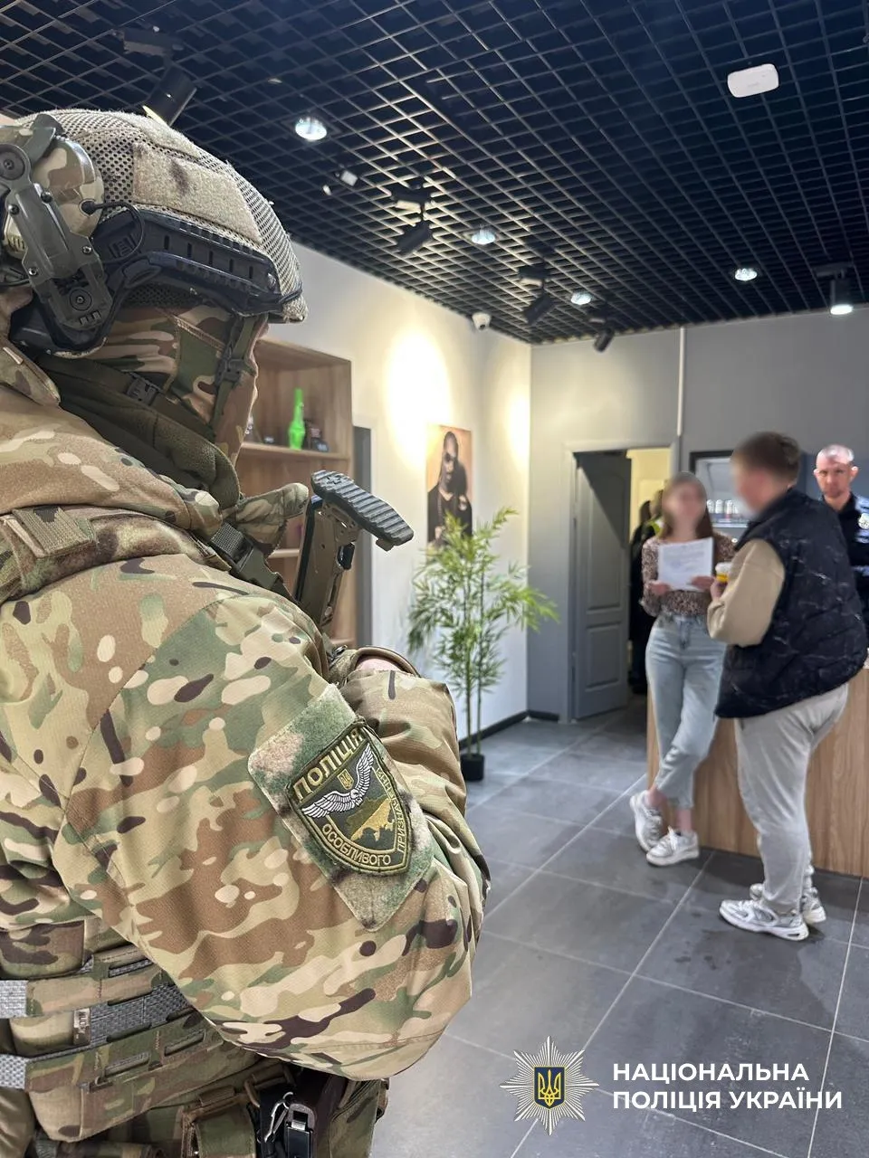 Національна поліція проводить обшуки у магазинах мережі U420 у кількох містах України