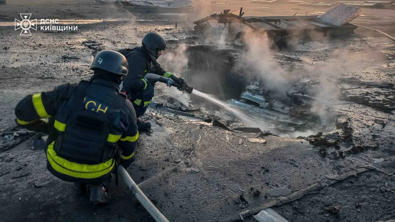 На Київщині ліквідували наслідки нічної атаки РФ, у Києві виявили бойову частину ракети