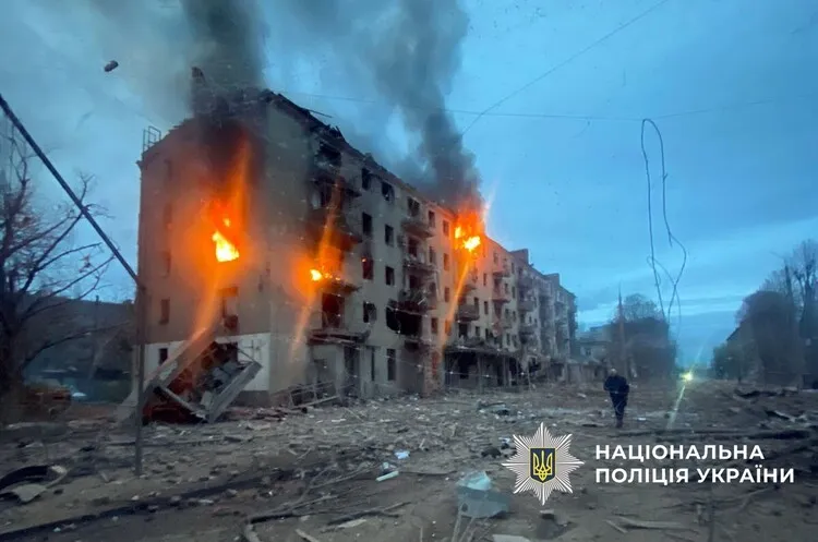 Росіяни скинули півторатонну бомбу на центр Слов'янська