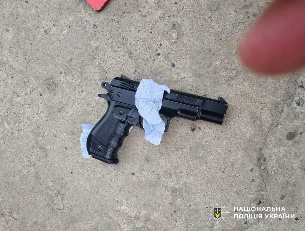На Закарпатті девʼятикласник влаштував стрілянину в школі і поранив свого однокласника