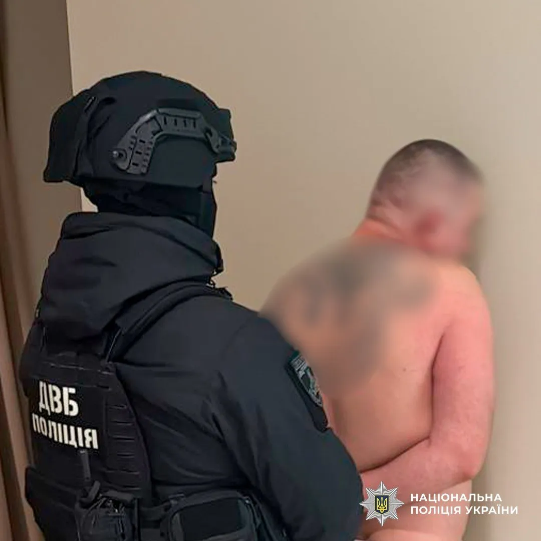 На Закарпатті затримали підозрюваного у кіберзлочинах, який перебував у розшуку ФБР
