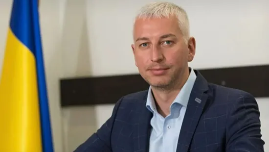Maksym Kuterha, a prosecutor in Khmelnytskyi, has declared ownership of a luxury cottage in the suburbs of Kyiv and a Porsche