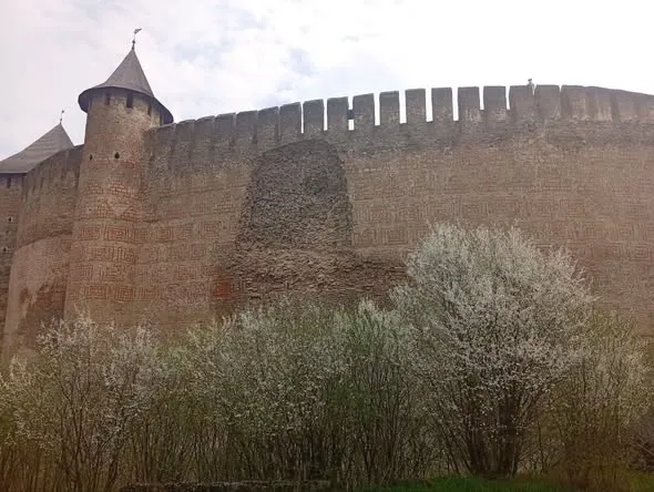 Обвал у Хотинській фортеці: стіна пам'ятки в аварійному стані
