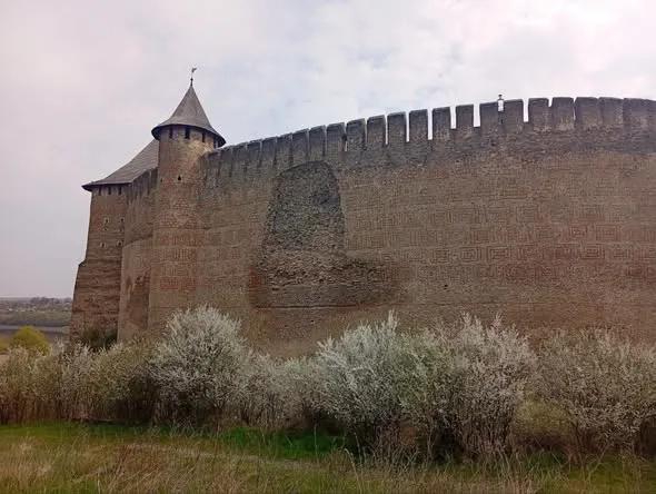 Обвал у Хотинській фортеці: стіна пам'ятки в аварійному стані