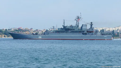 ГУР уразило два великі десантні кораблі в окупованому Криму