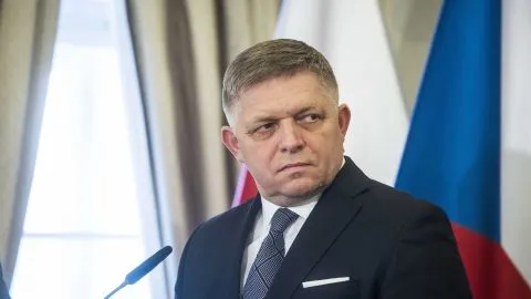 Фіцо просить у Польщі дозволу полетіти до Москви через її повітряний простір