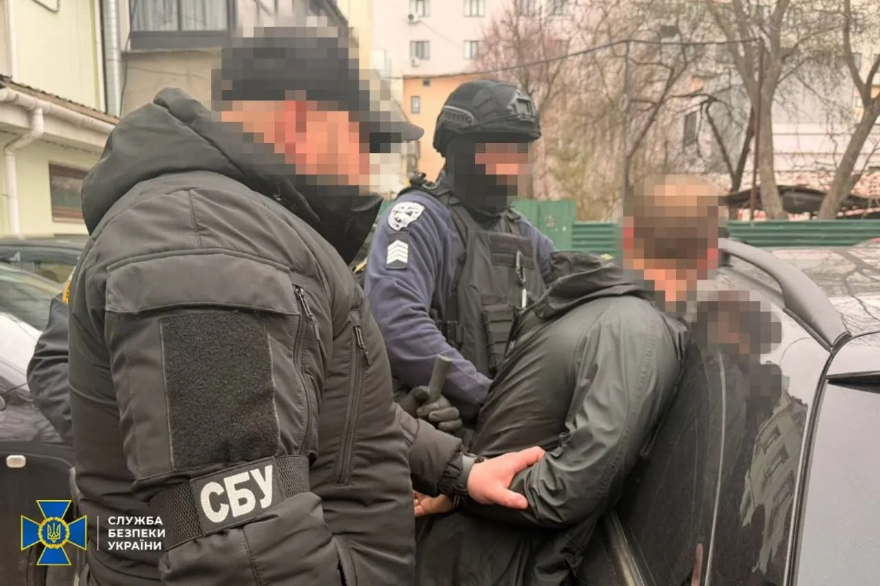 СБУ та Нацполіція викрили шість схем ухилення від мобілізації у різних регіонах