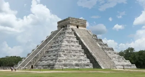 A man shot at tourists who were climbing a pyramid in Mexico, and then took his own life