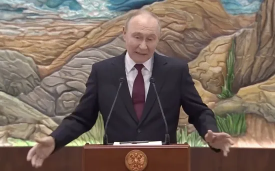 Путін заявив, нібито РФ зупинить бої, якщо ЗСУ вийдуть з Донбасу