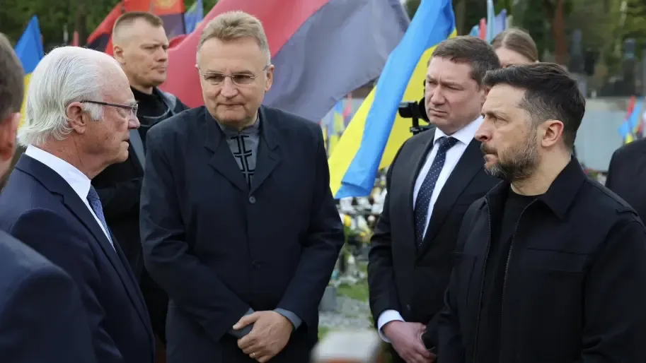 Садовий назвав короля Швеції “Вашою екстреністю”