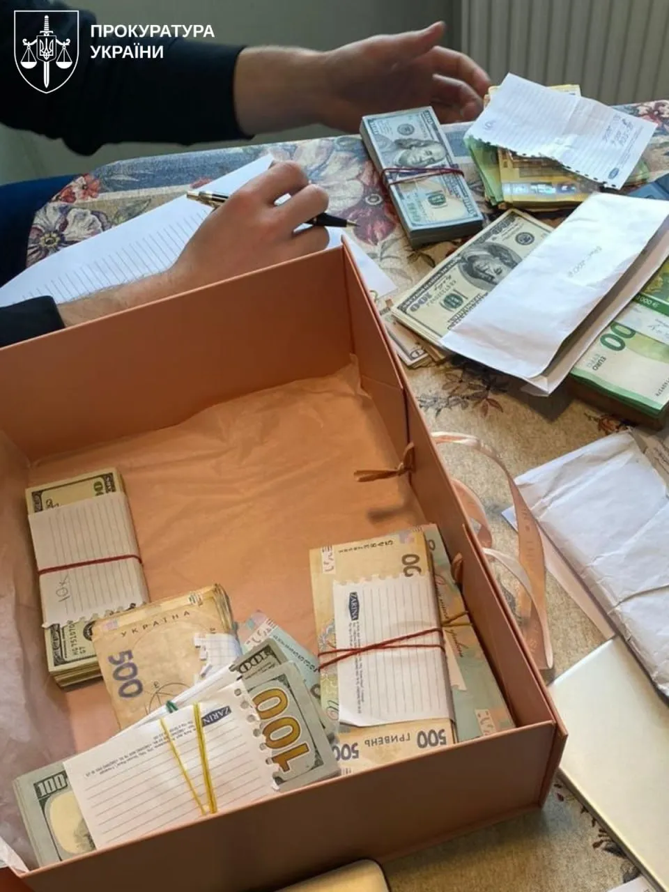Law enforcement officers have uncovered a network of illegal online casinos with a turnover of over 5 billion hryvnias