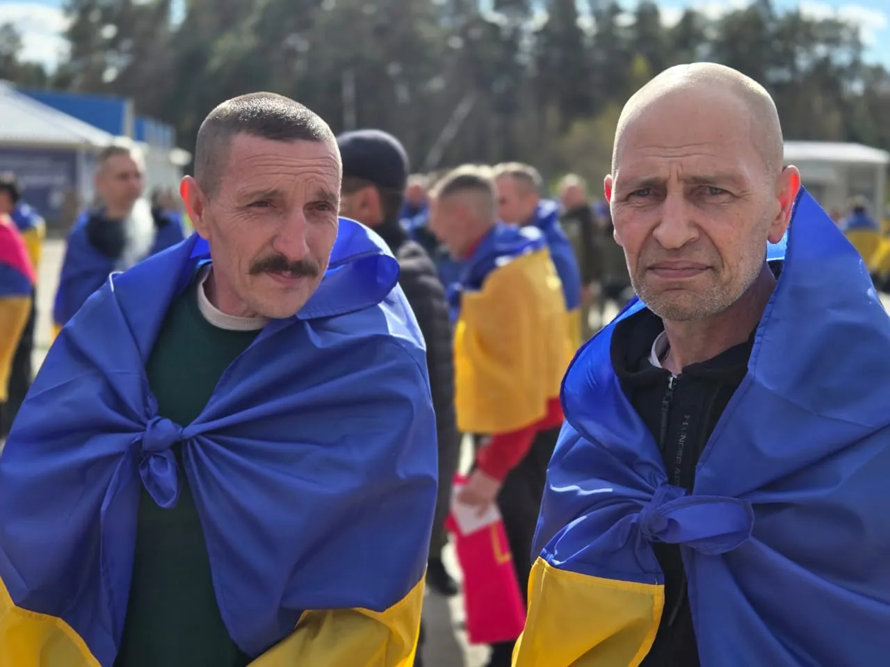 В Україну повернулися 193 військовополонених у межах нового обміну